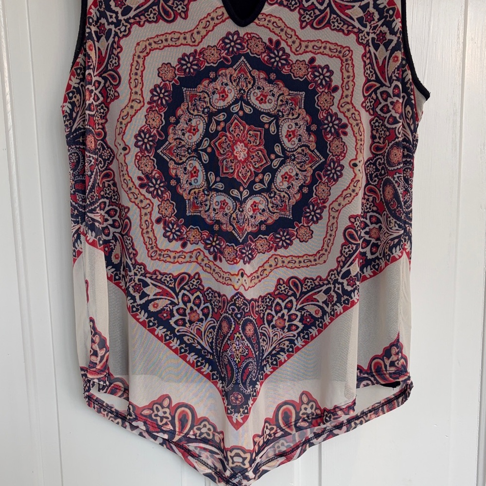 Dress Barn Navy & Red Printed Medallion Sleeveless Camisole Women’s Size Medium - Picture 4 of 5